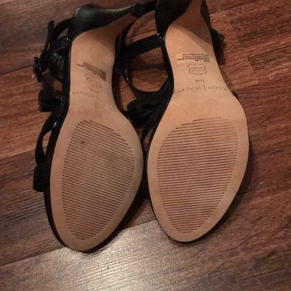 Shoes - Picture 6 of 8